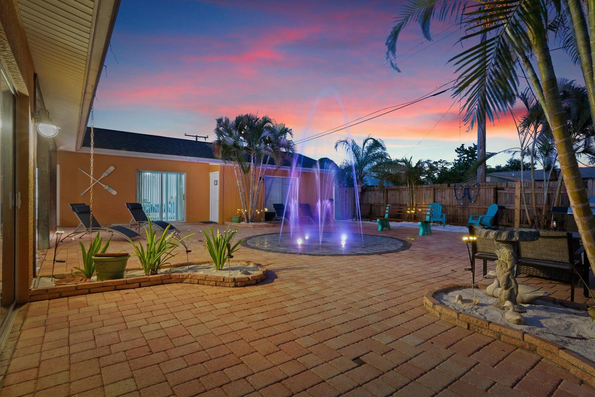 Coastal Villa W Amazing Courtyard - Splash Pad! Sarasota Exterior foto